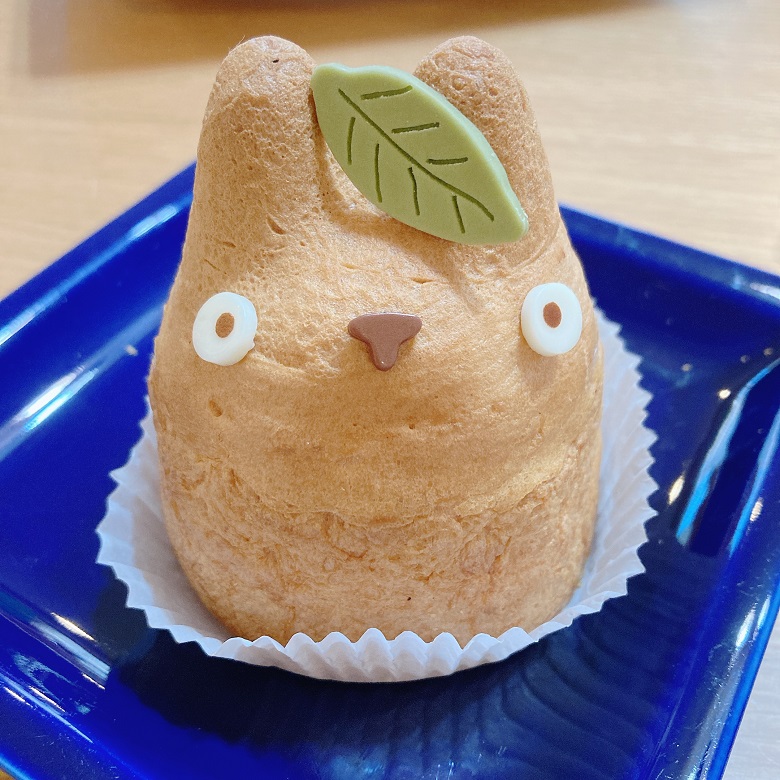 トトロシュークリーム　カスタード&生クリーム